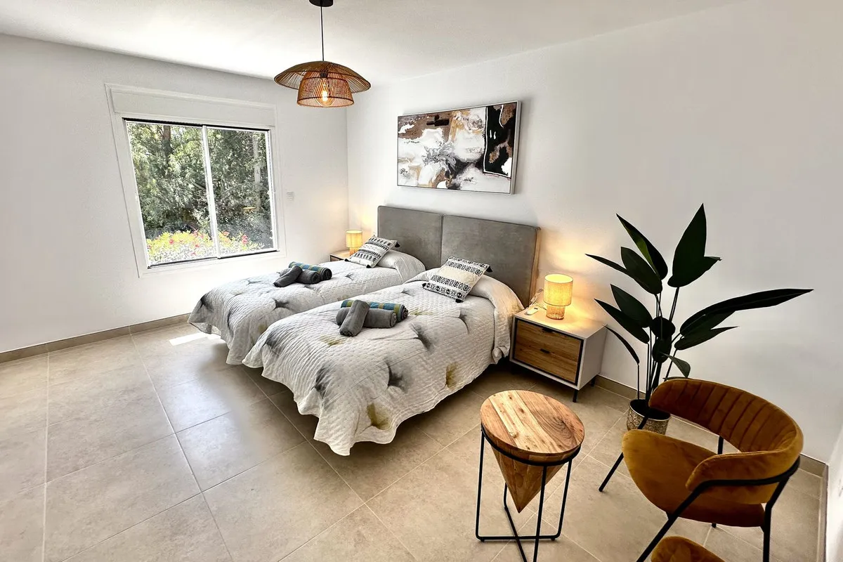 042902bd-ba1d-42ae-b6ff-01247792e7fa