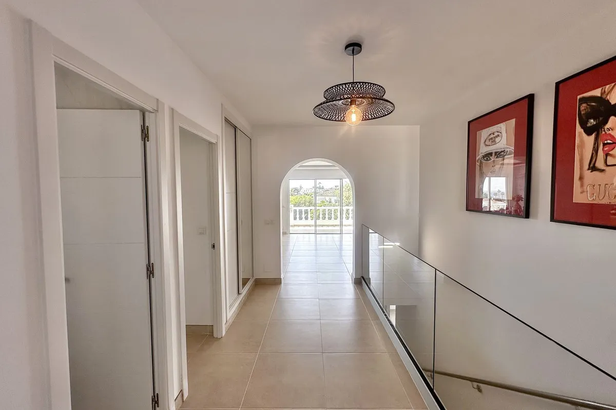 0b2ed748-fcf7-4b8b-8172-735c9f70584e