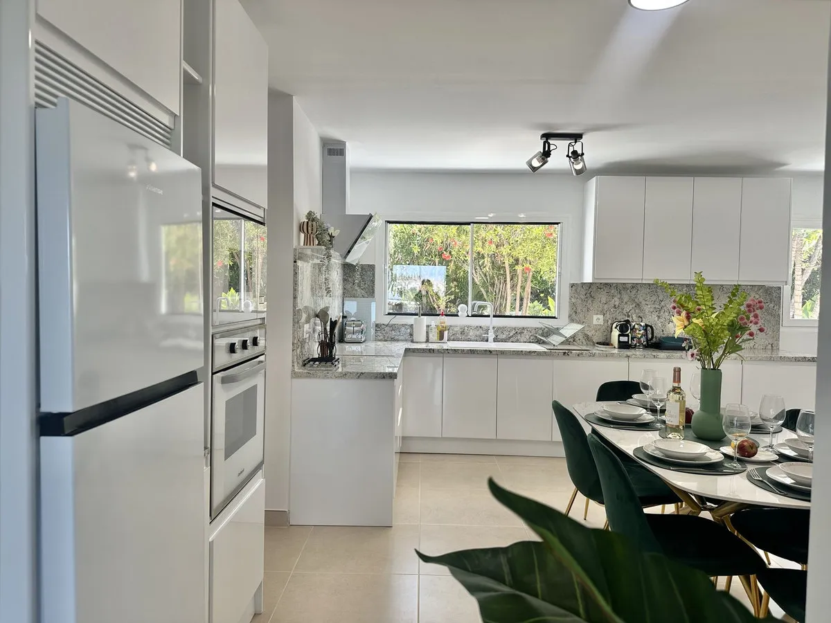 357ec287-b5e0-4cbb-b2bc-1b8602d7442e