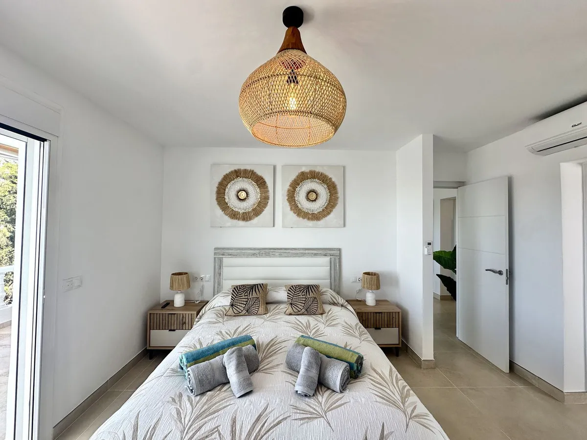 6ae94d7a-84b8-4032-b9ad-4a74baeb61ae