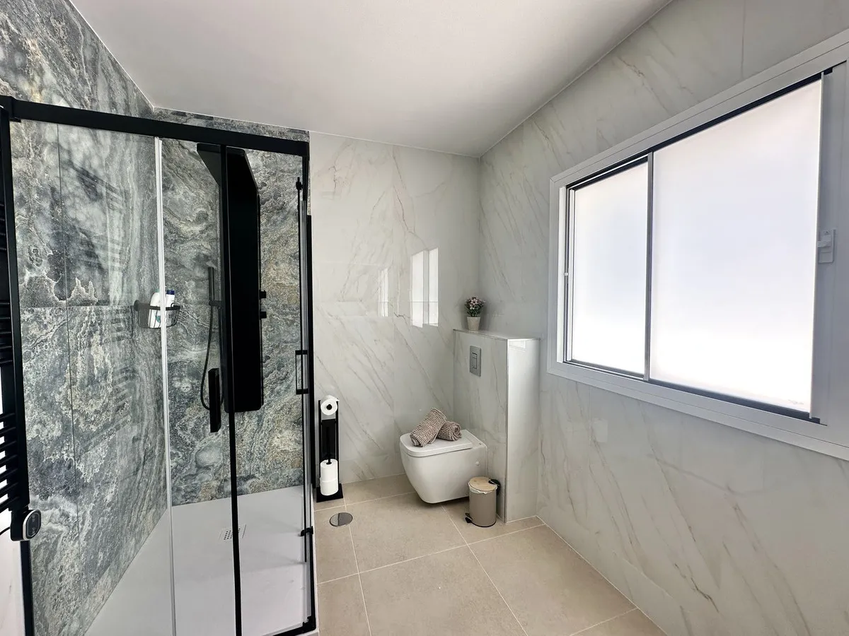 b4f8bdfb-c595-4259-a20e-63dec6020275