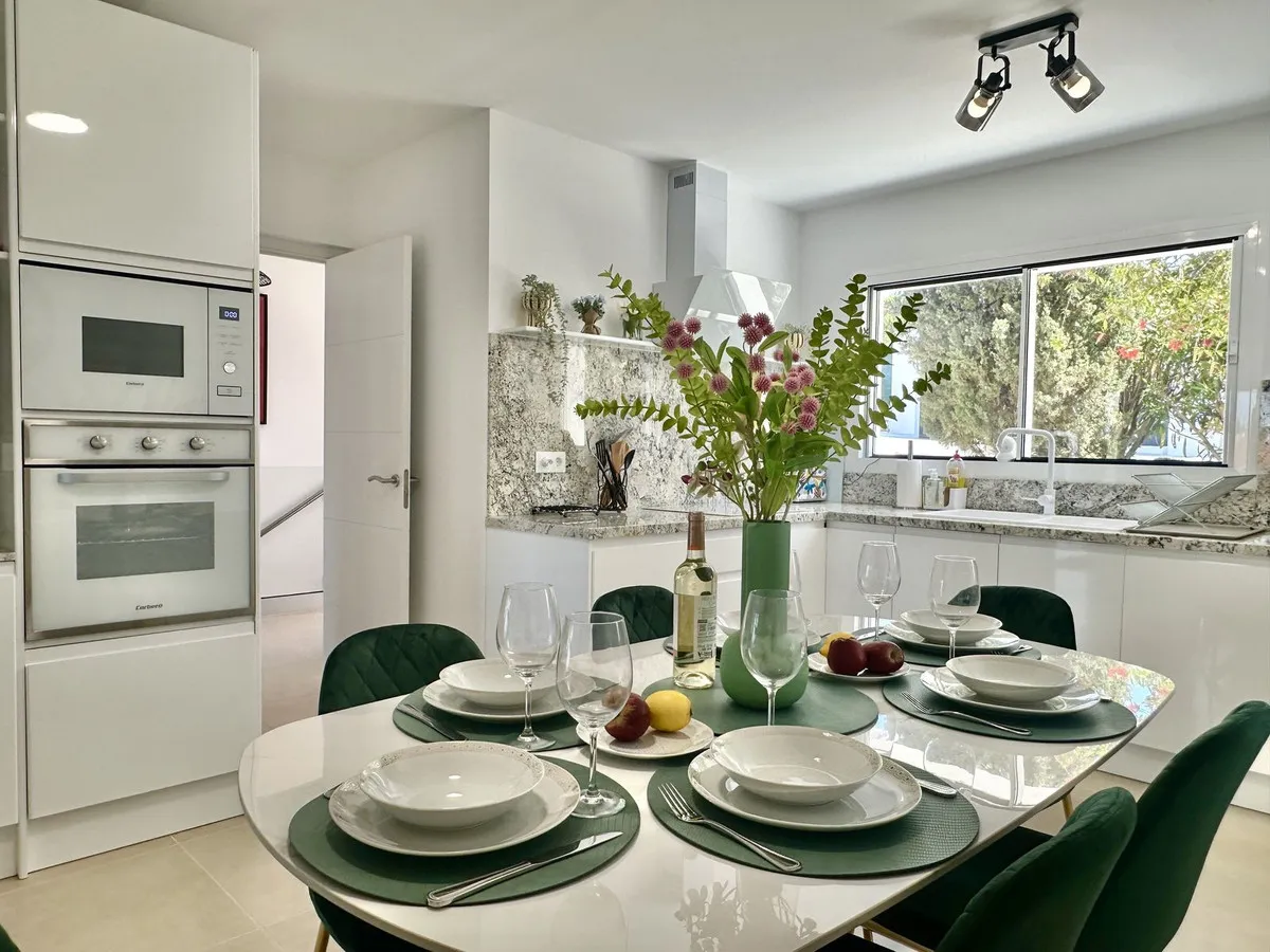 f2337cd2-9729-45ba-b647-2a5bec0982bc