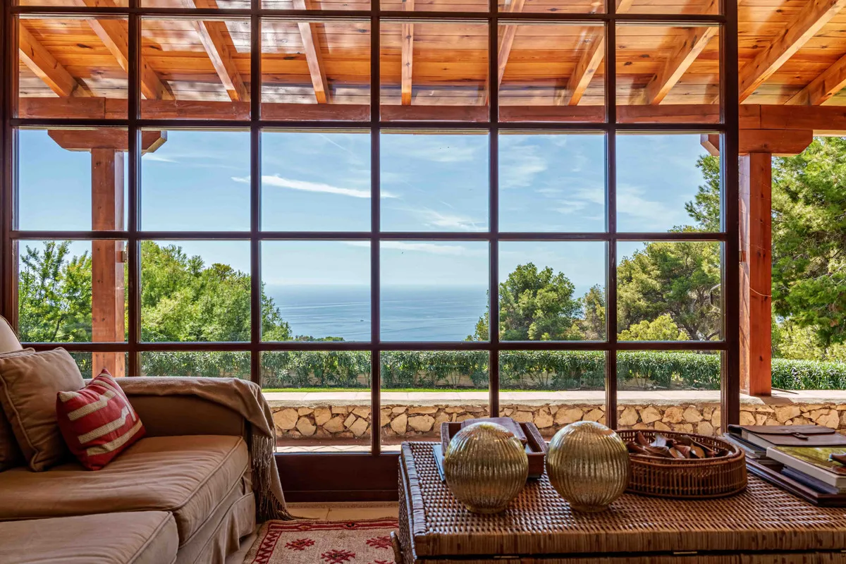 25c03bb6-7388-492d-8811-8691a1780505