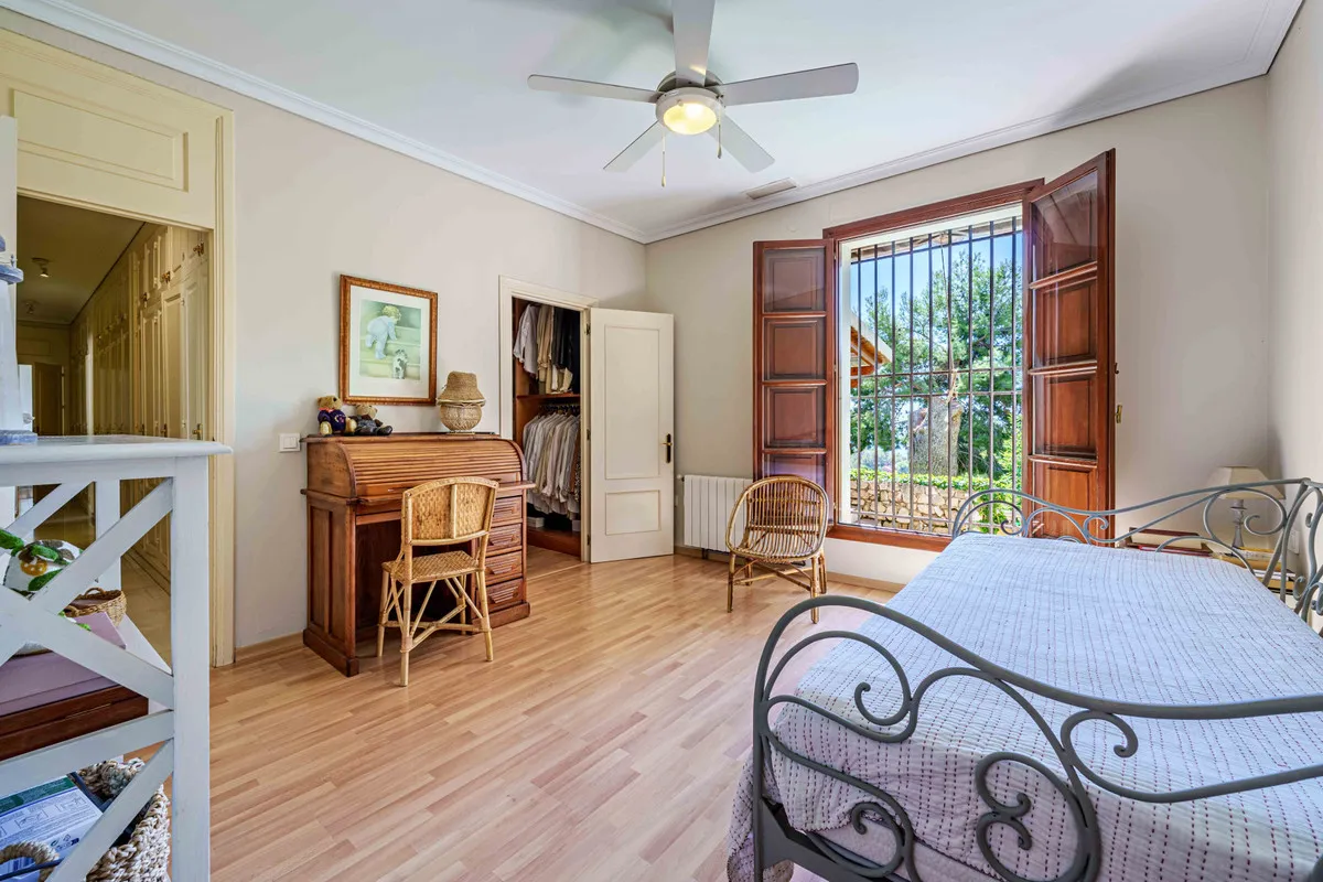 ad7b51b9-a399-4404-9c45-c3237632232e