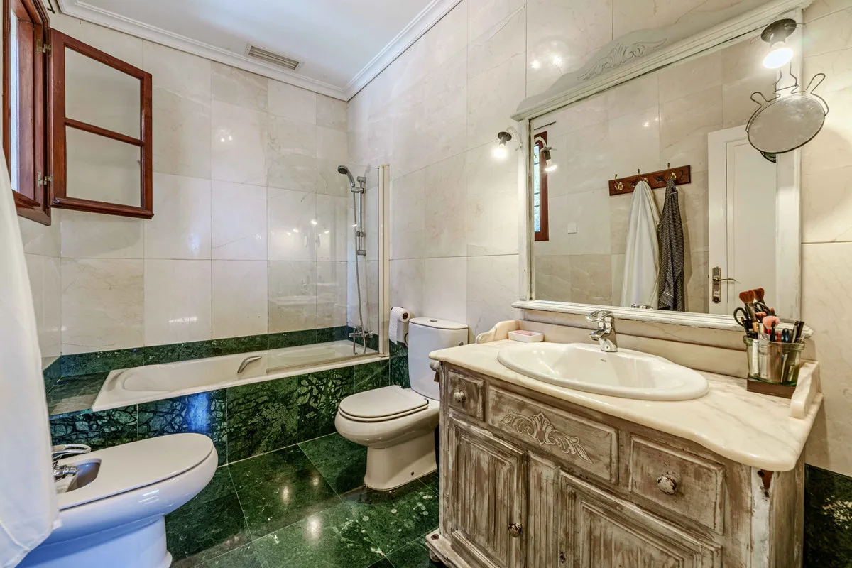 d9977bb4-5e5f-4c6c-abf1-6a8262b27a55