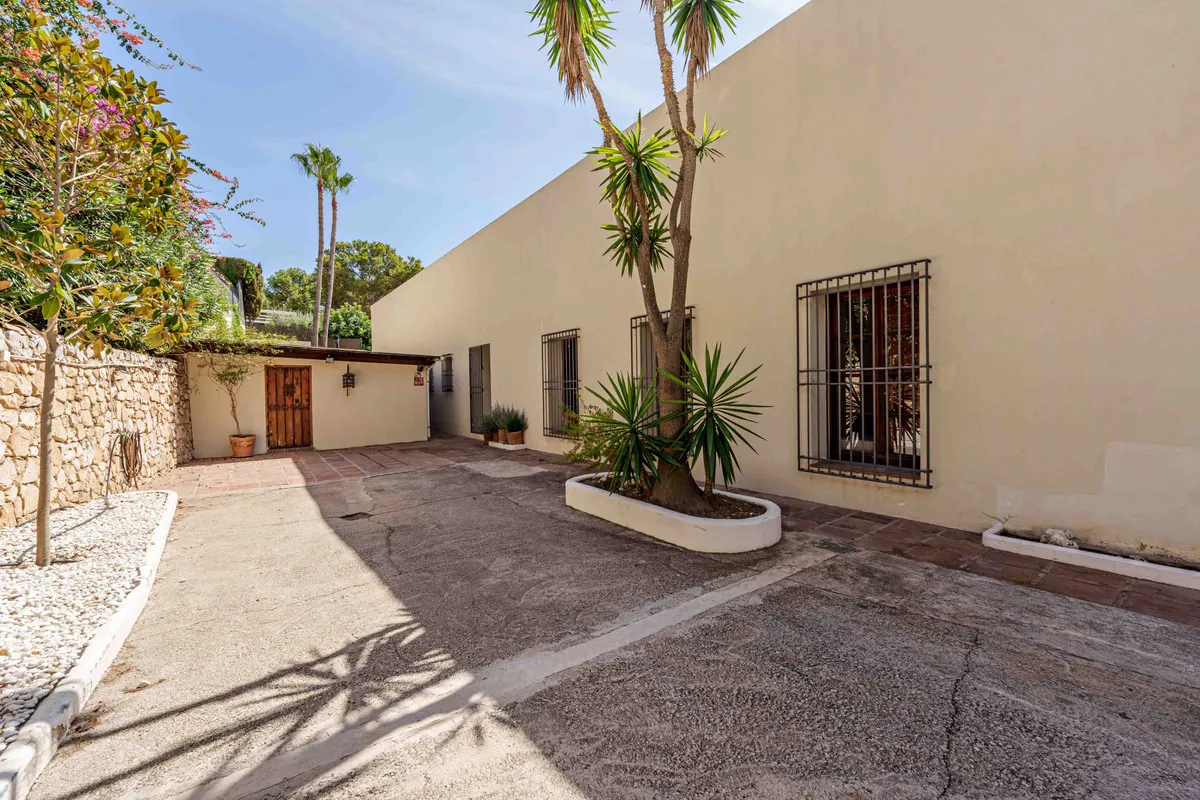 e65efe58-3b18-420c-bd89-69d17d9a00b0