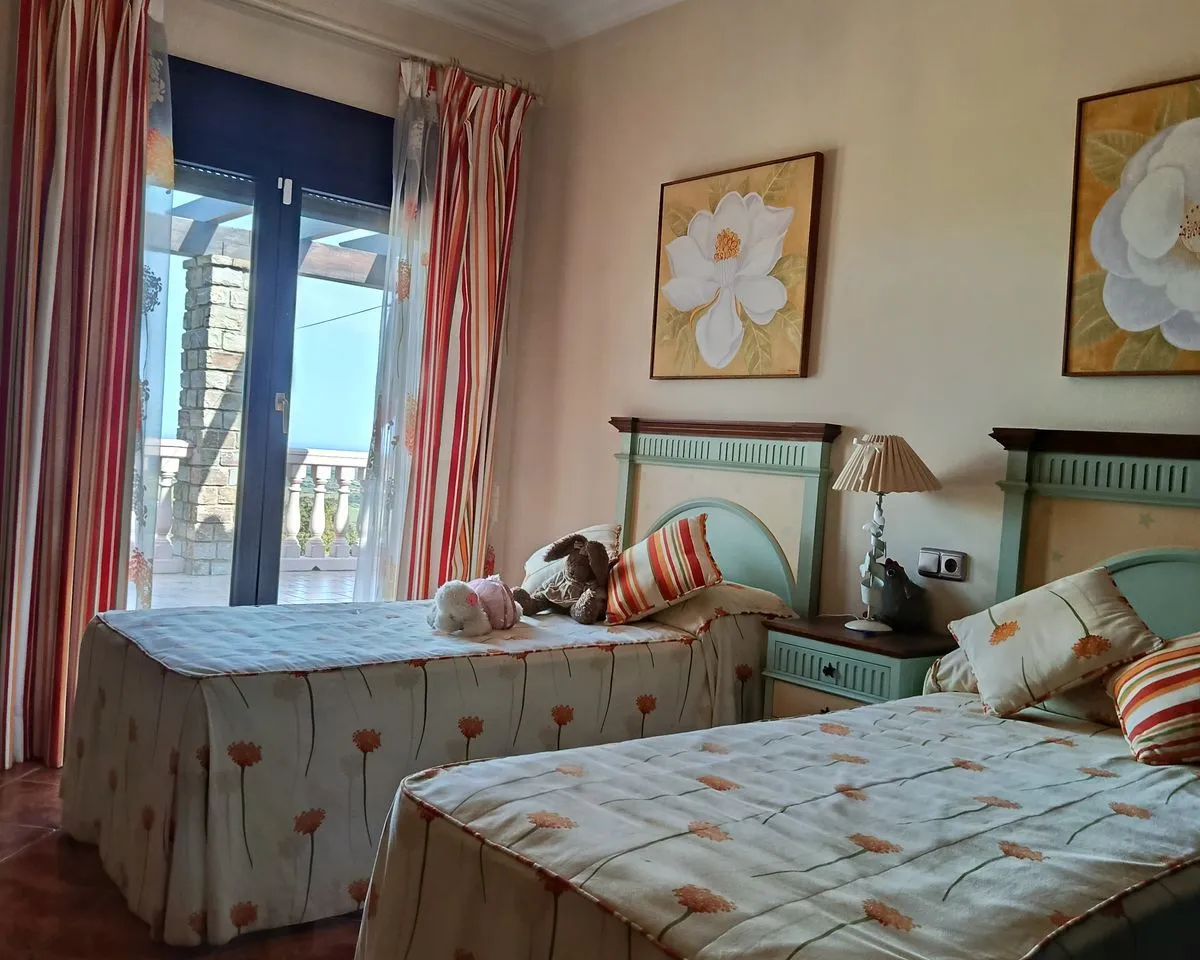 28a26b6b-28b8-4d3c-8a2f-5d53875d7d6e