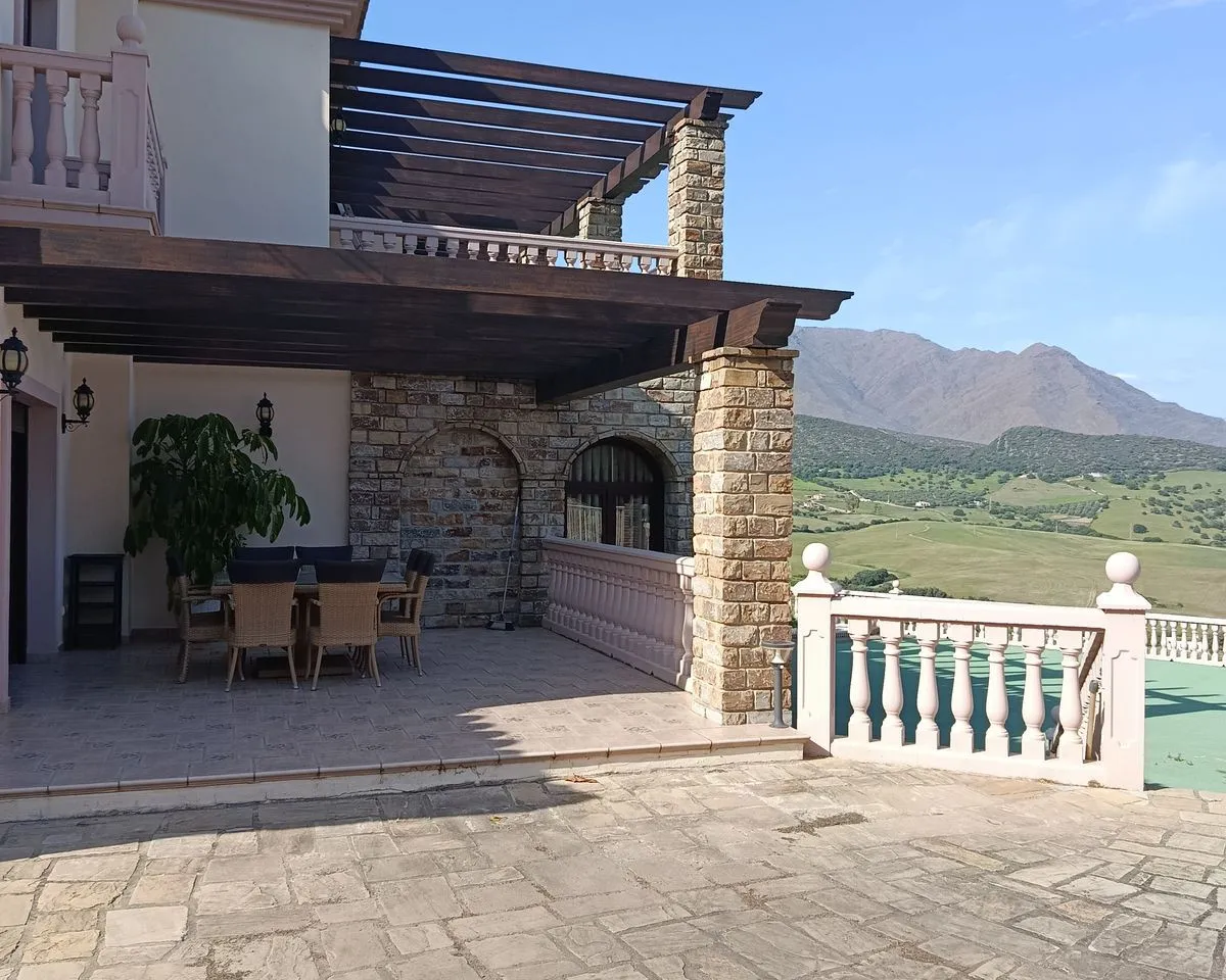 6165b302-c81c-4058-ad57-d4b44afe4b54