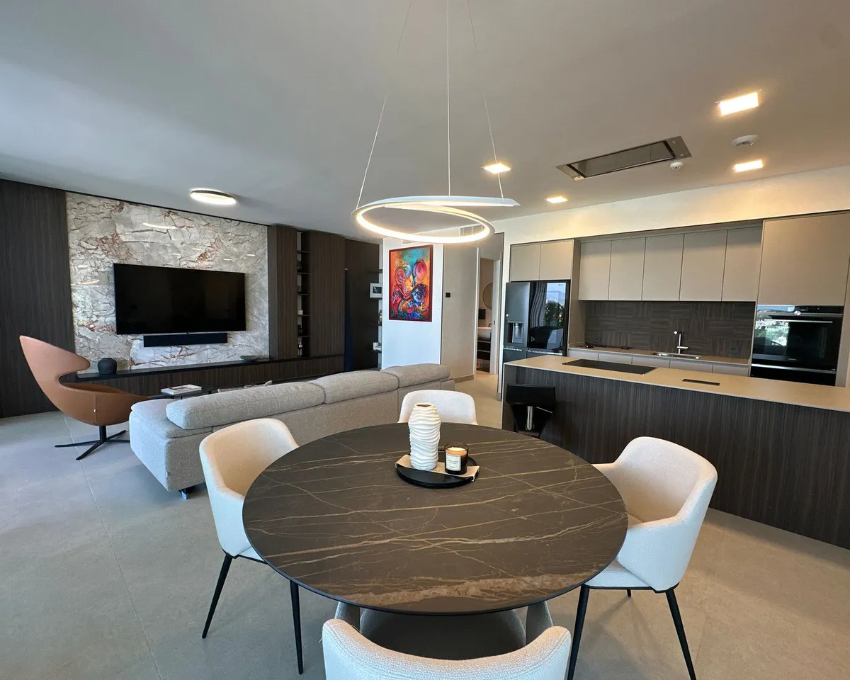 2333ec20-4f33-4446-9a46-d8010201dd37