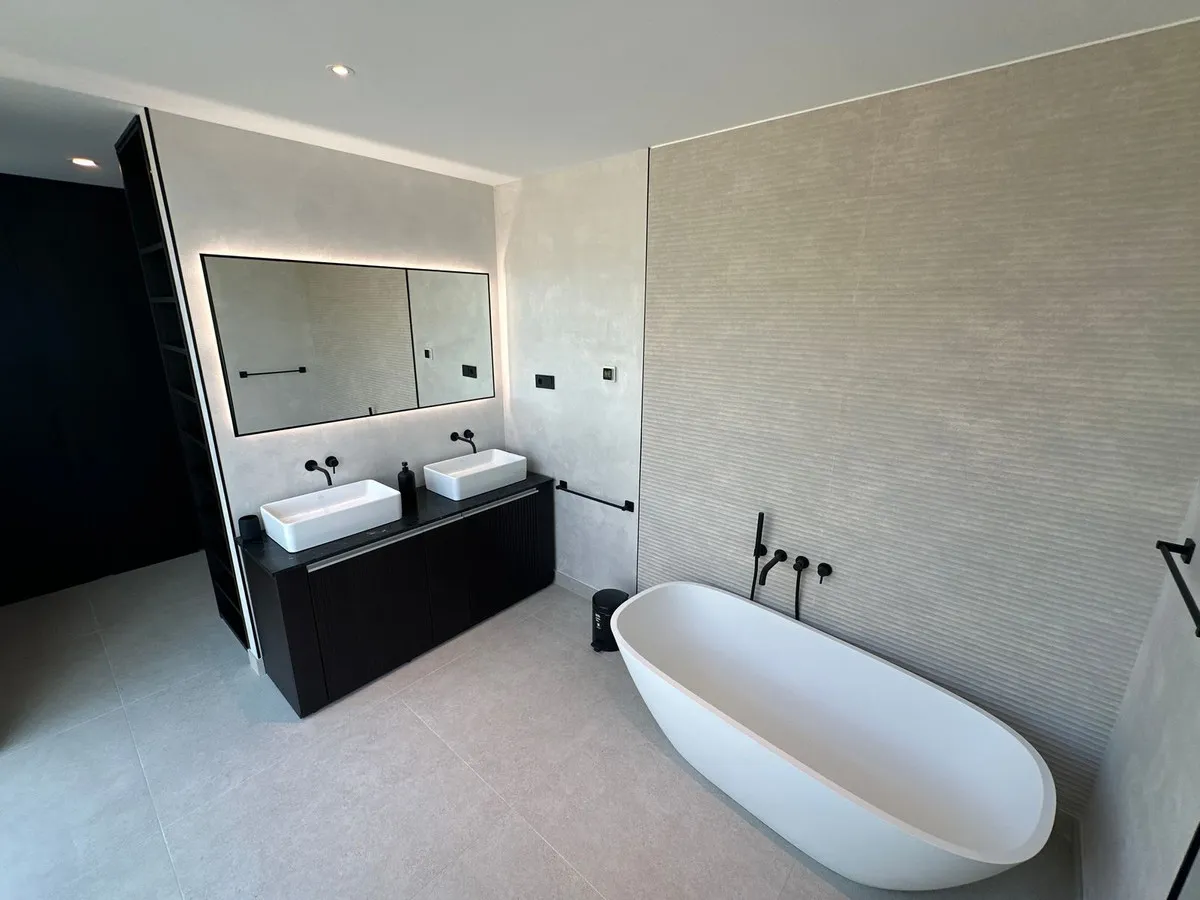 fc9eeafe-e5ee-4410-8b63-40c7417ca2f3