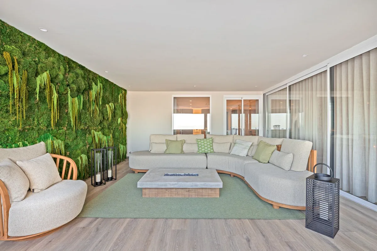 f80b00a4-5492-490b-b305-98ec483a9745