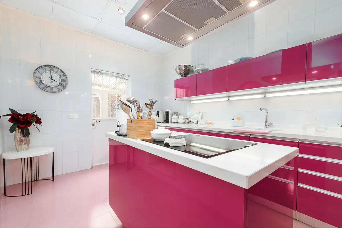 abccc241-5d08-4ceb-8079-6bd9205a1f19