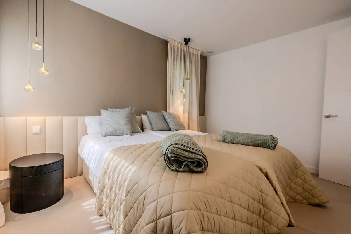 173528cd-b94a-46c3-b0e8-a03d527938ce