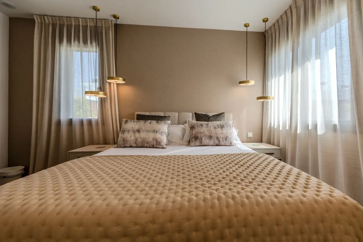 a95ea05c-4e43-44c9-9f5c-668c8eb7e871