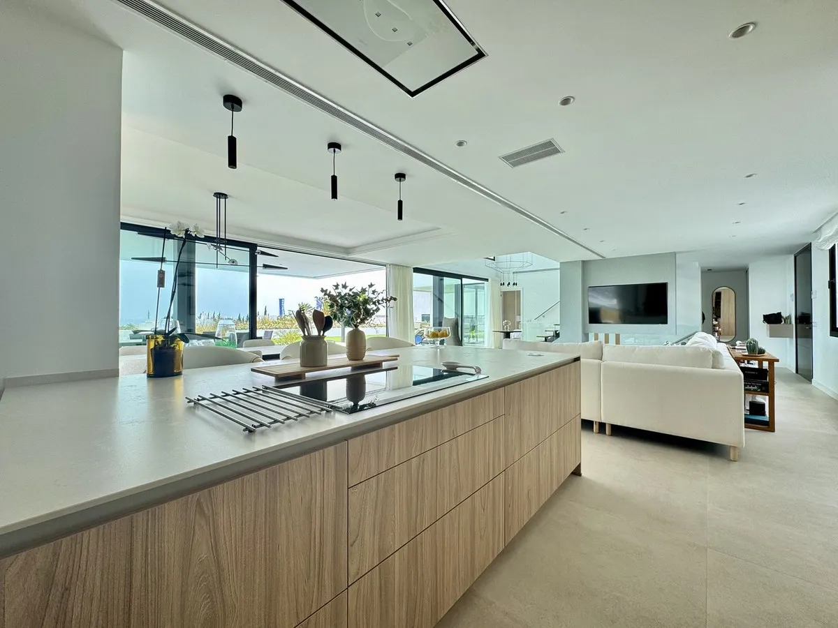 a5c5984e-ef40-4df3-9e30-b35b55d4744d