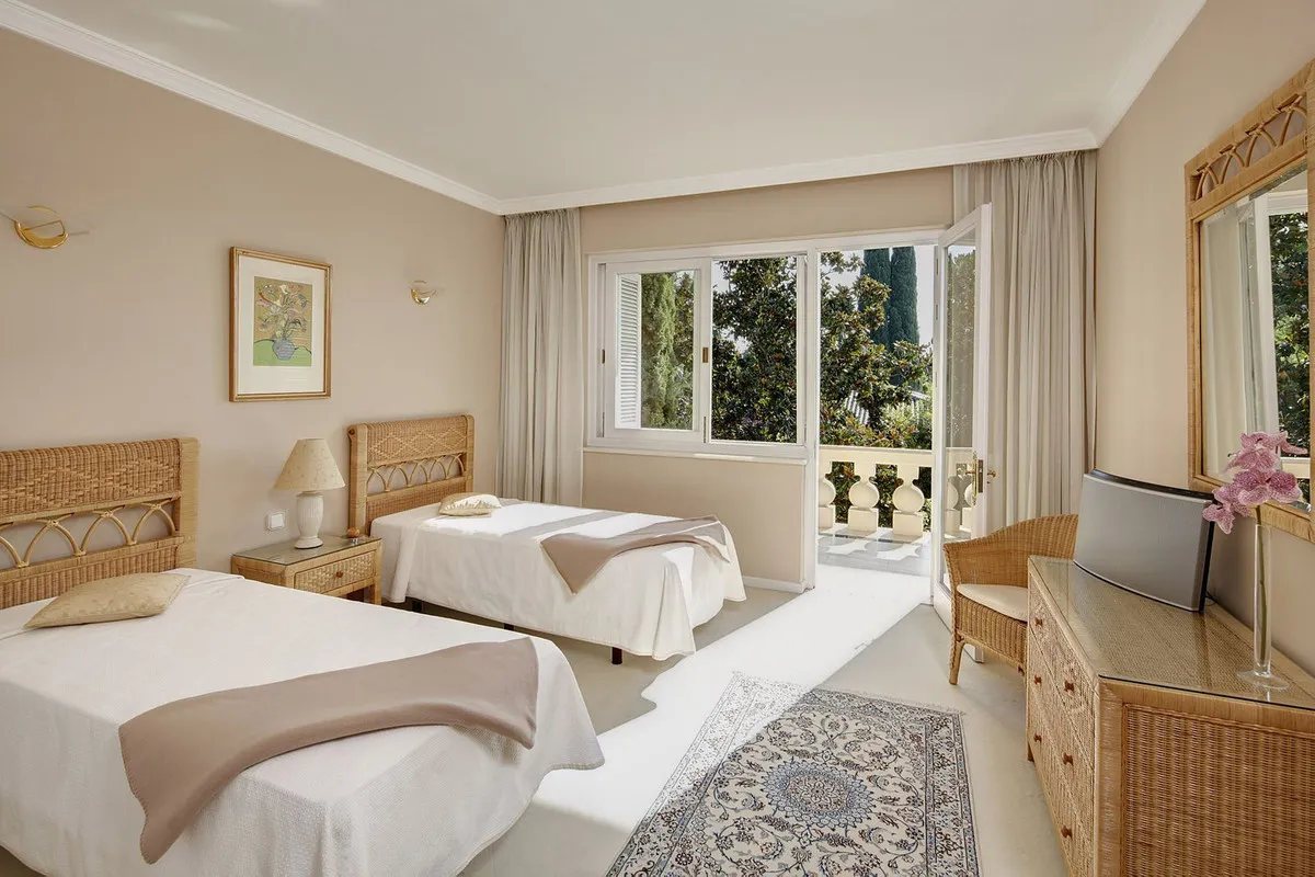 1fa5dd21-446a-4506-8fcc-a23735bf60df