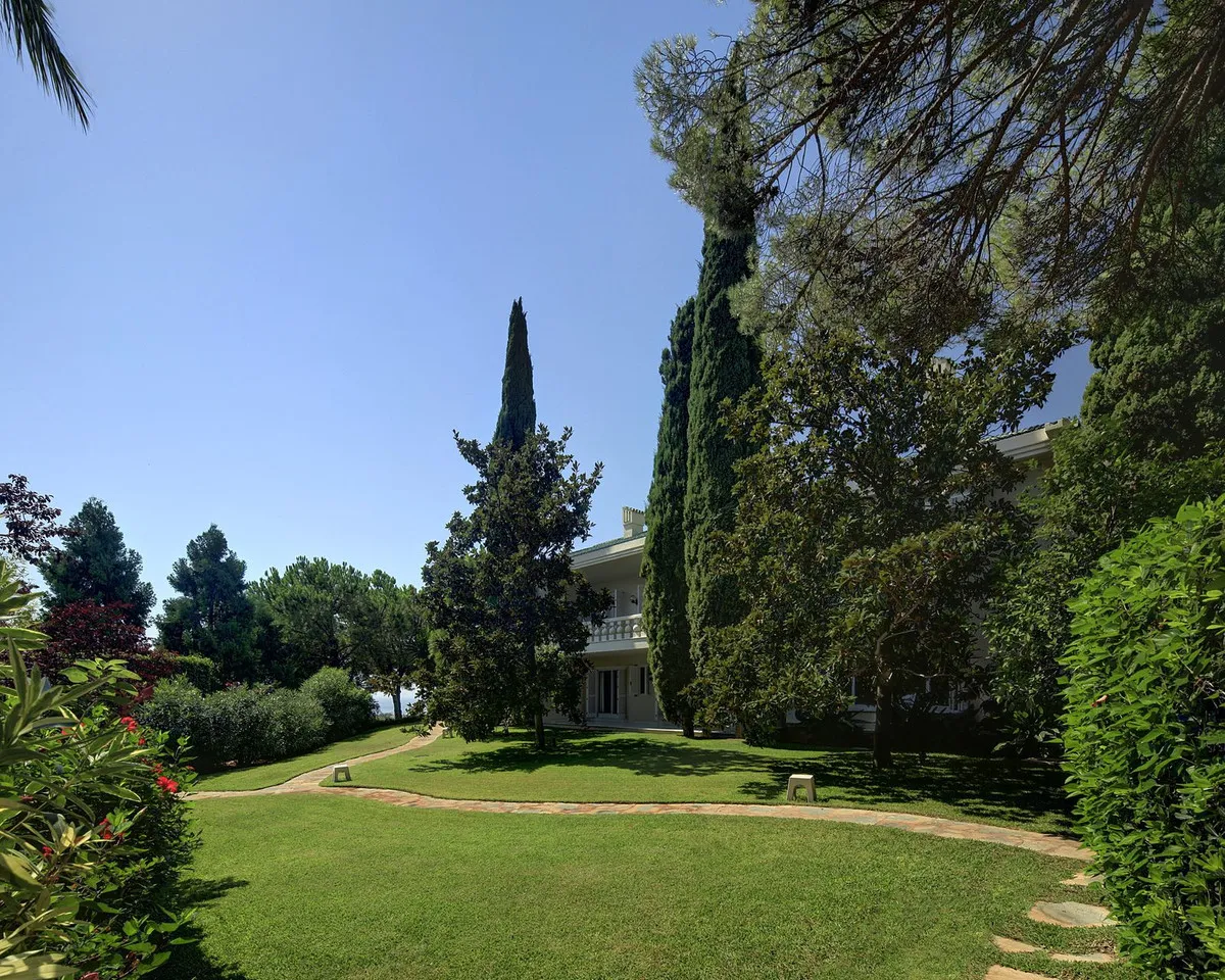 8e9e95b6-f1f7-4f1d-aefb-565abf0c845c