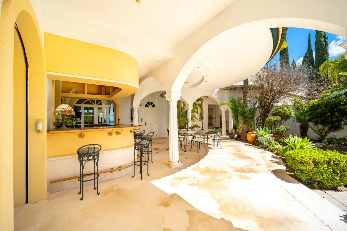 b364ff60-5341-42ce-8f95-7370378fa8de