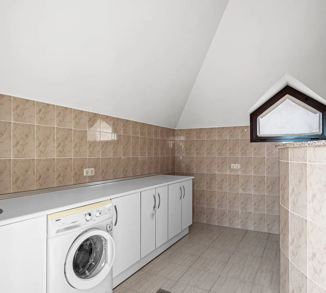 da59d62f-6976-4946-b45d-e22297db5415