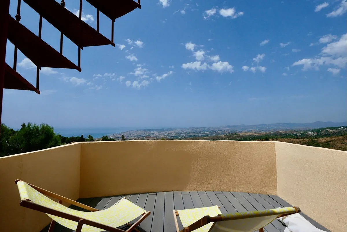 32f3dc2d-8ec1-4961-b2a4-e4f651b36ac2