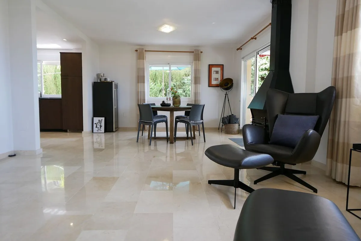 5c87f546-5aba-4f8f-b1c2-ba318eb78b5e