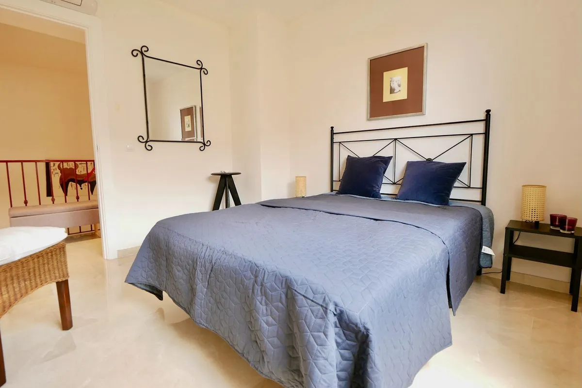 c06d339d-2e36-442e-9405-7c6634669fcc