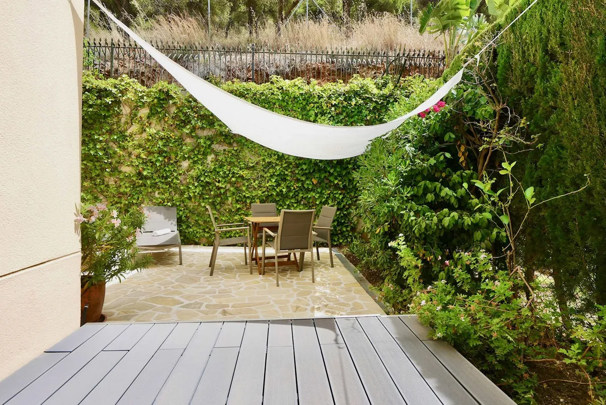 ee8d0b0c-8b9d-4039-b1ef-e94a09d4a8b7