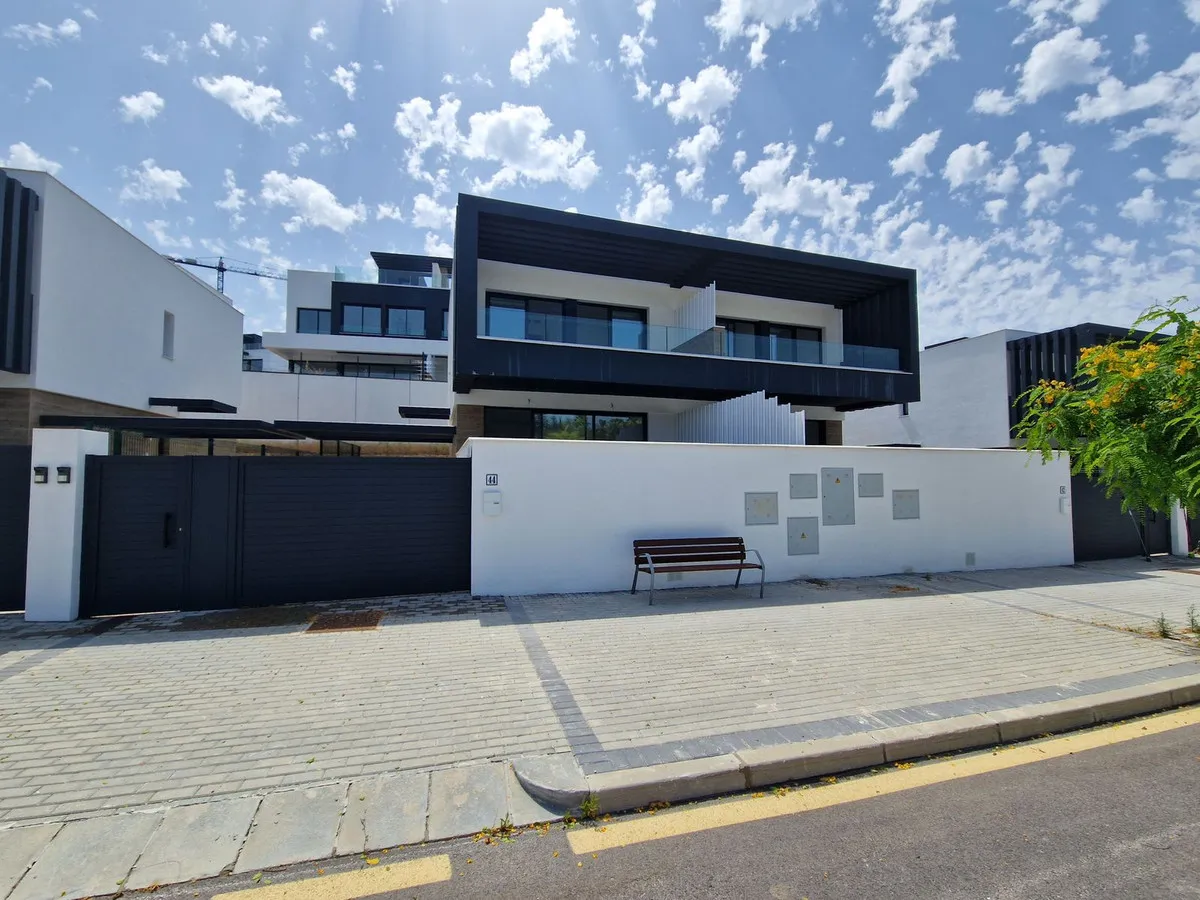 0de49ae8-8152-4a16-bf6a-71edc3551d90