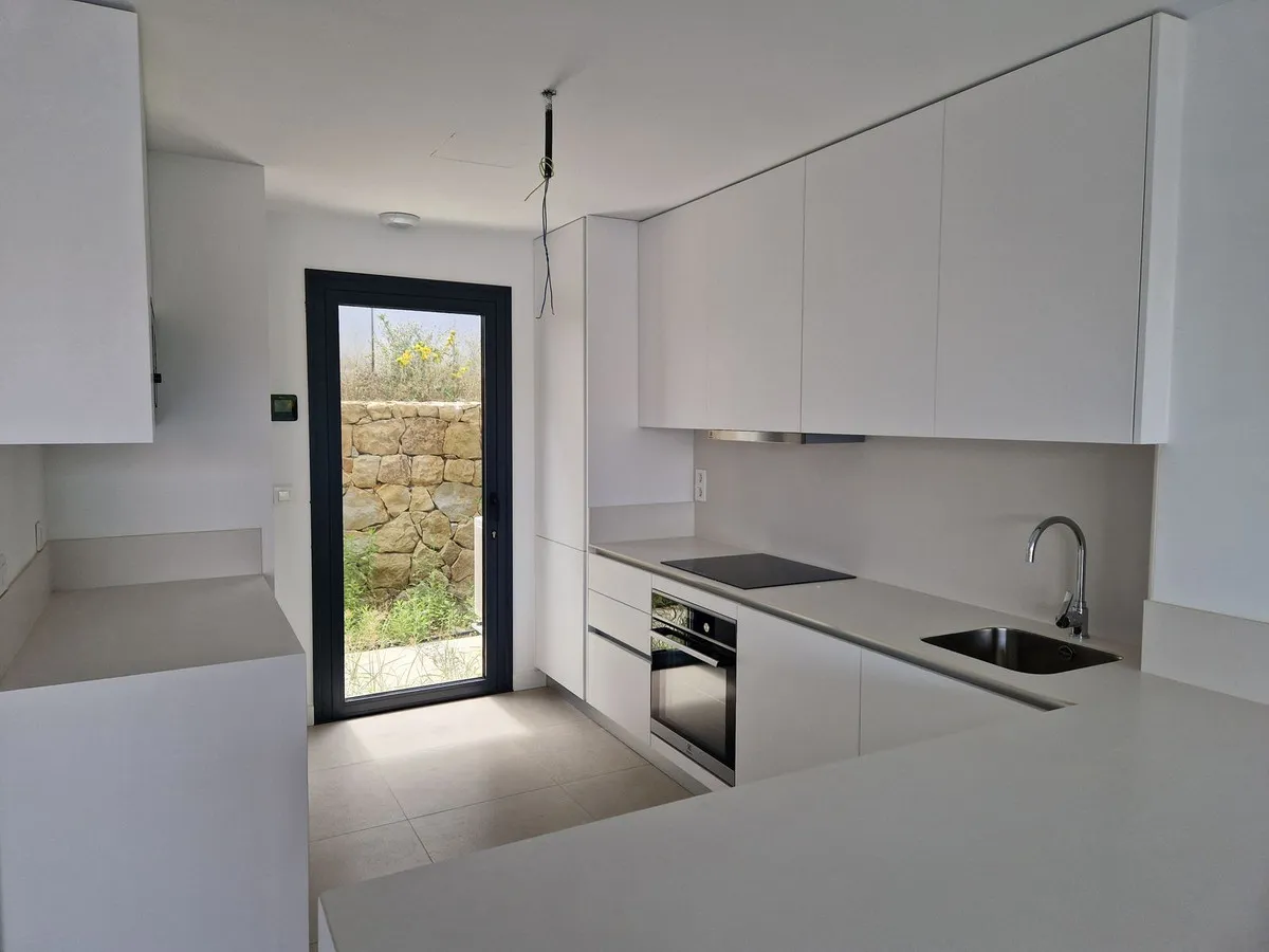 31fc6f7a-8c03-4eae-8a70-b1aa0e7f8b35