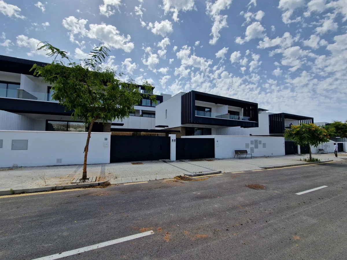 49702e07-90cf-47c0-8b8e-90fe8ae379d2