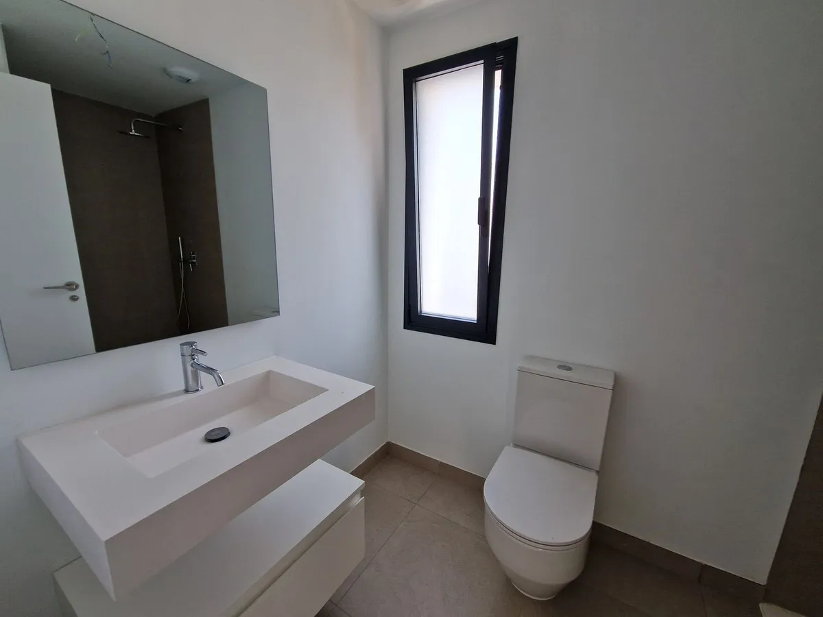 e60e814f-5141-4035-9c3b-356947551fb9