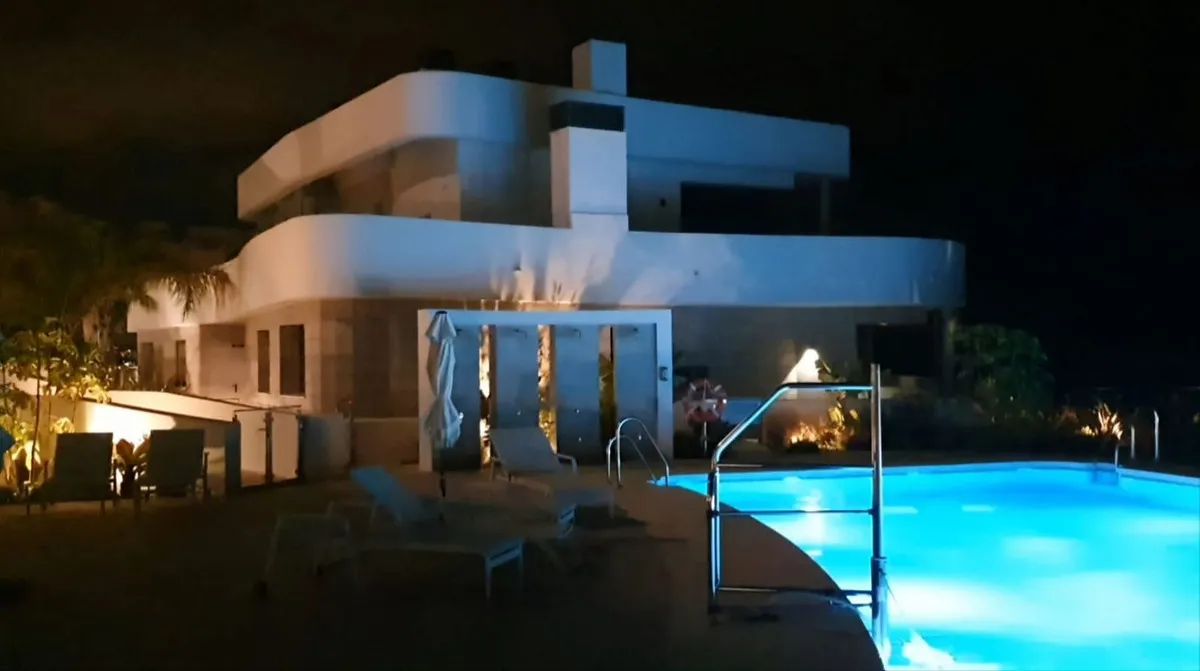 e2f23785-3b91-44ae-bb9a-324217466692