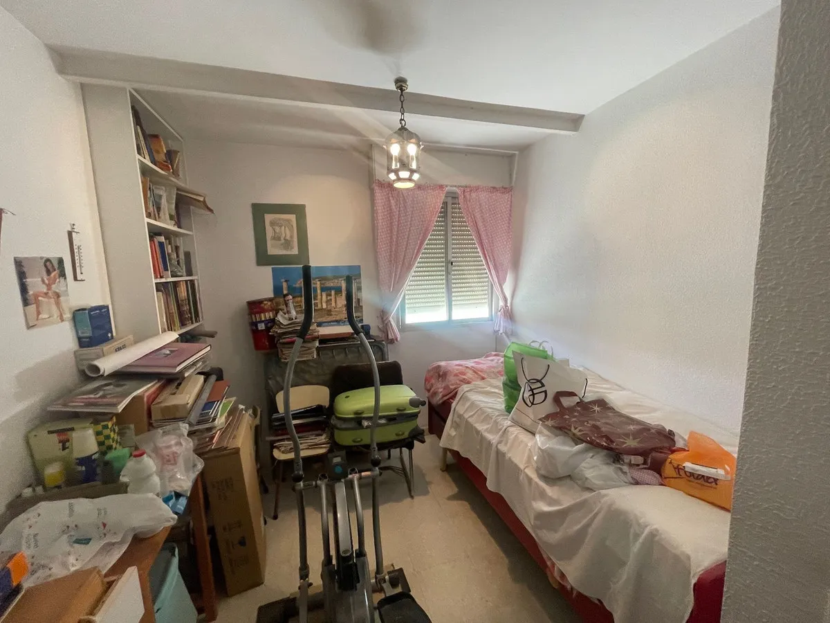 25b81d13-fbdc-430b-bff1-f3c4d69f2259