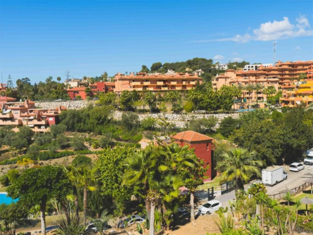 0953be9f-b8b5-40fb-ae0f-d10432cd3c80