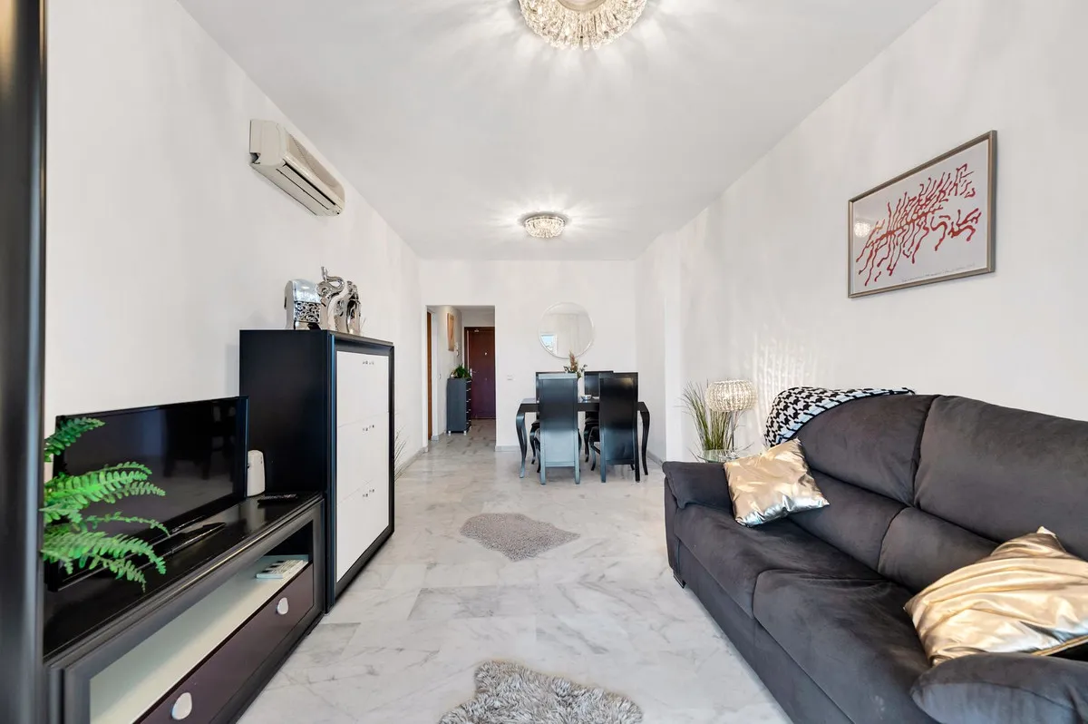 6f3cf1bd-a5b1-4984-9a45-5dc0e611363e