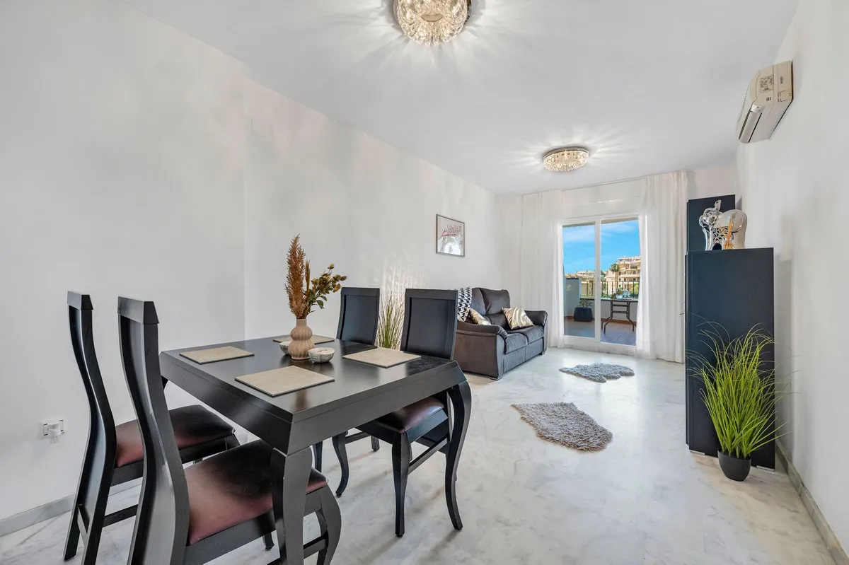 9d563313-4e23-4e73-ba73-cba951edbc7f