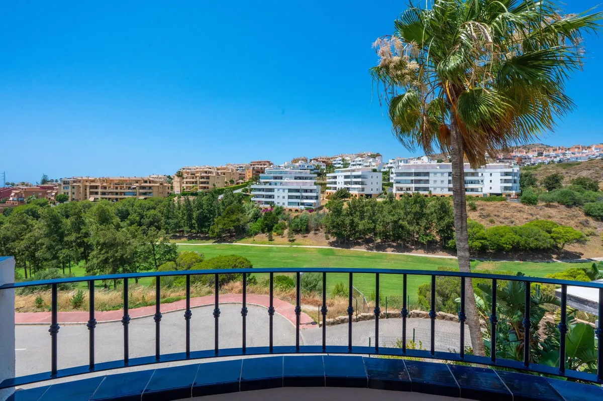 b8f5de6d-7a40-44ea-a3b3-f0ea9c20f3a3