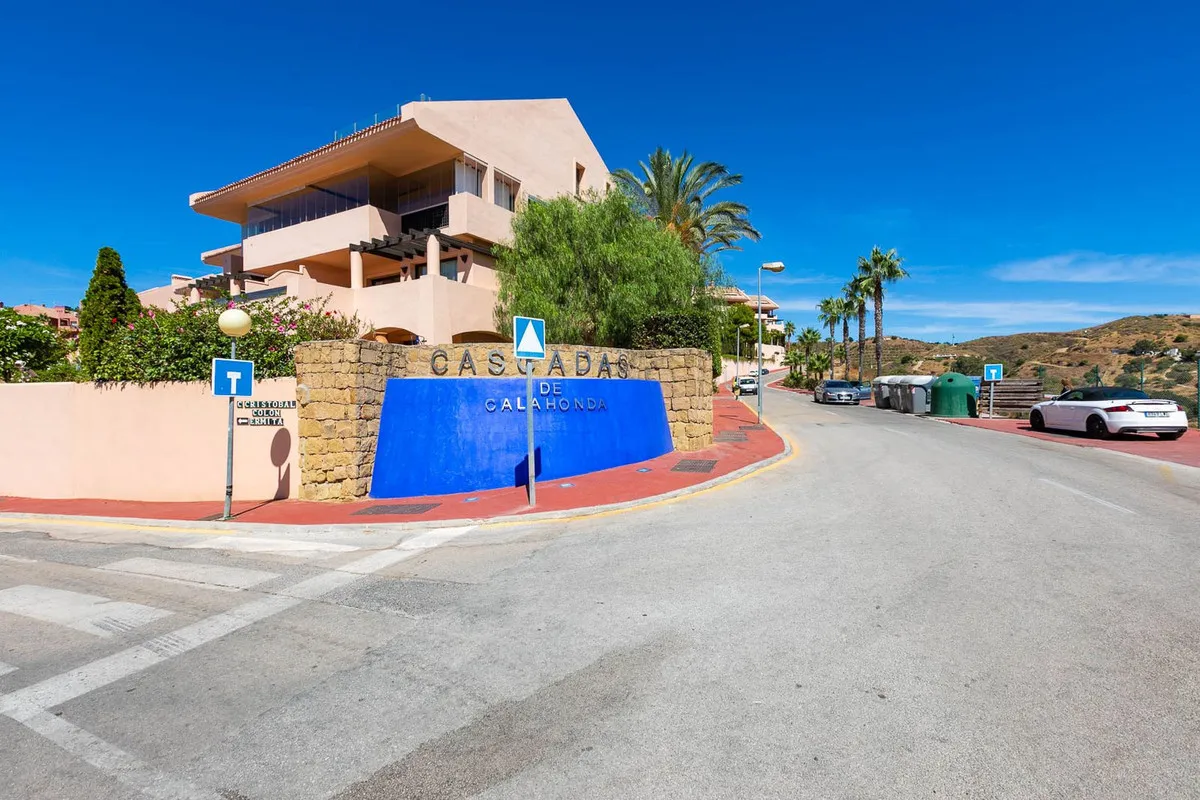 f0c68a51-b991-4e06-ba6a-3d44d7825a6a