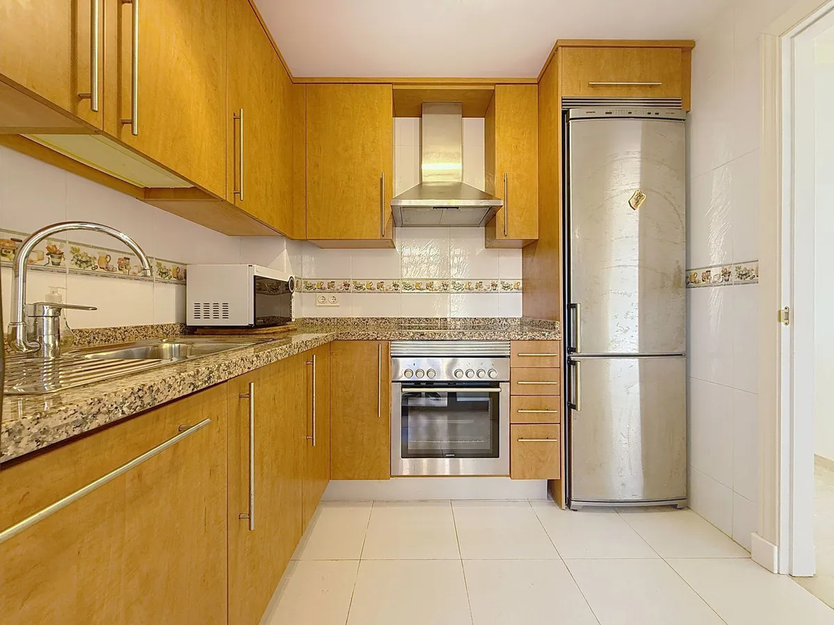 348a9f60-e8c8-4602-b41a-8a963412e454