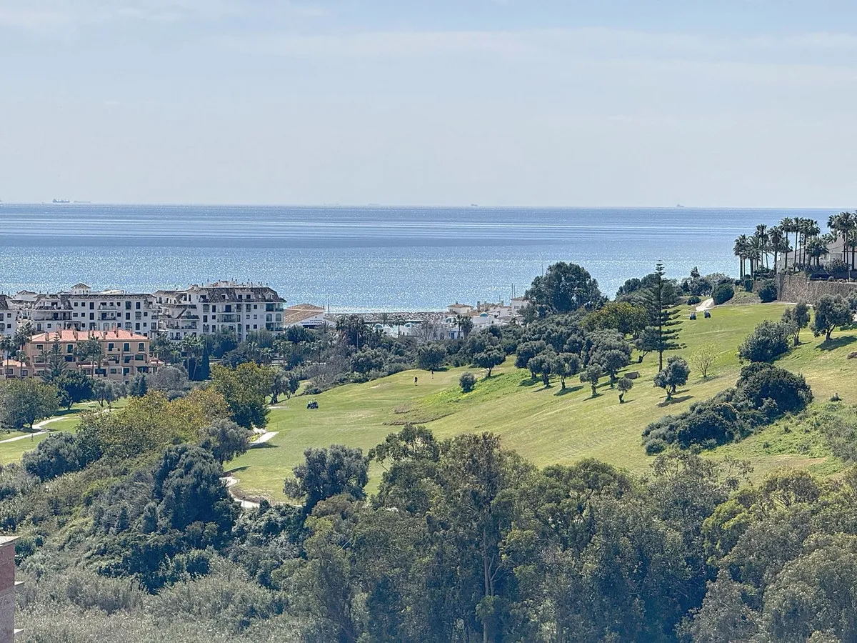 c083b4ad-9f03-4067-a3dd-1c634d320bbb