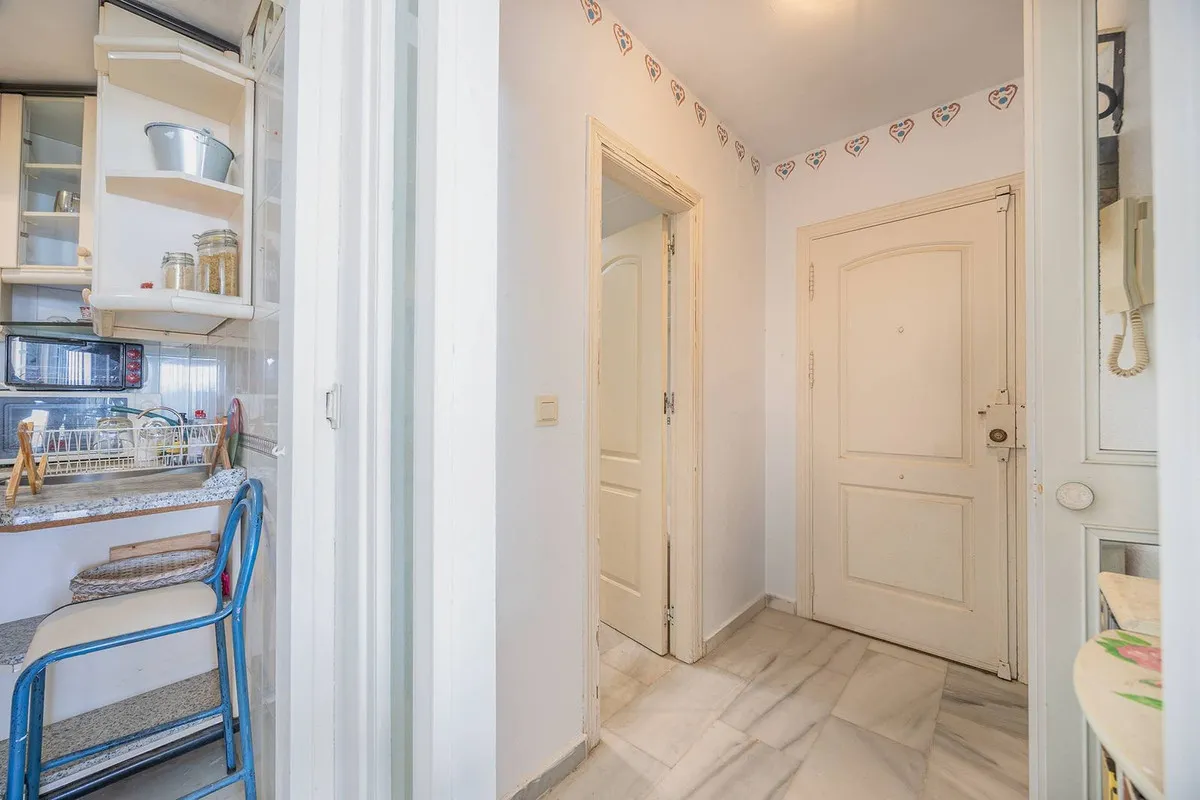 382b5a74-8e43-470e-b7d9-a0c40ab0ff8d