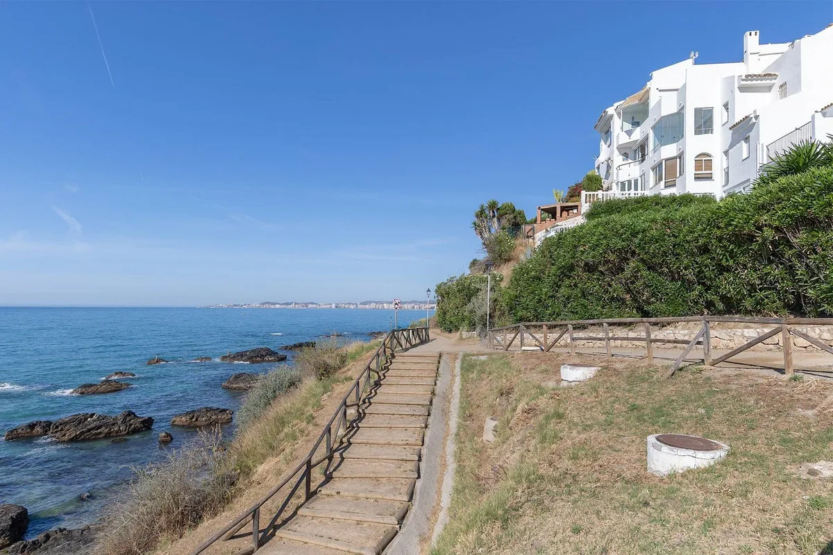 7984edf8-c220-4df4-aade-9e9f2a6dd5a2