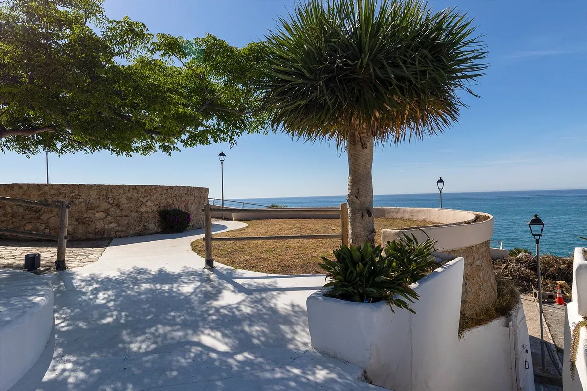 a137f0be-db0f-452d-8d0c-01f00ee20b41