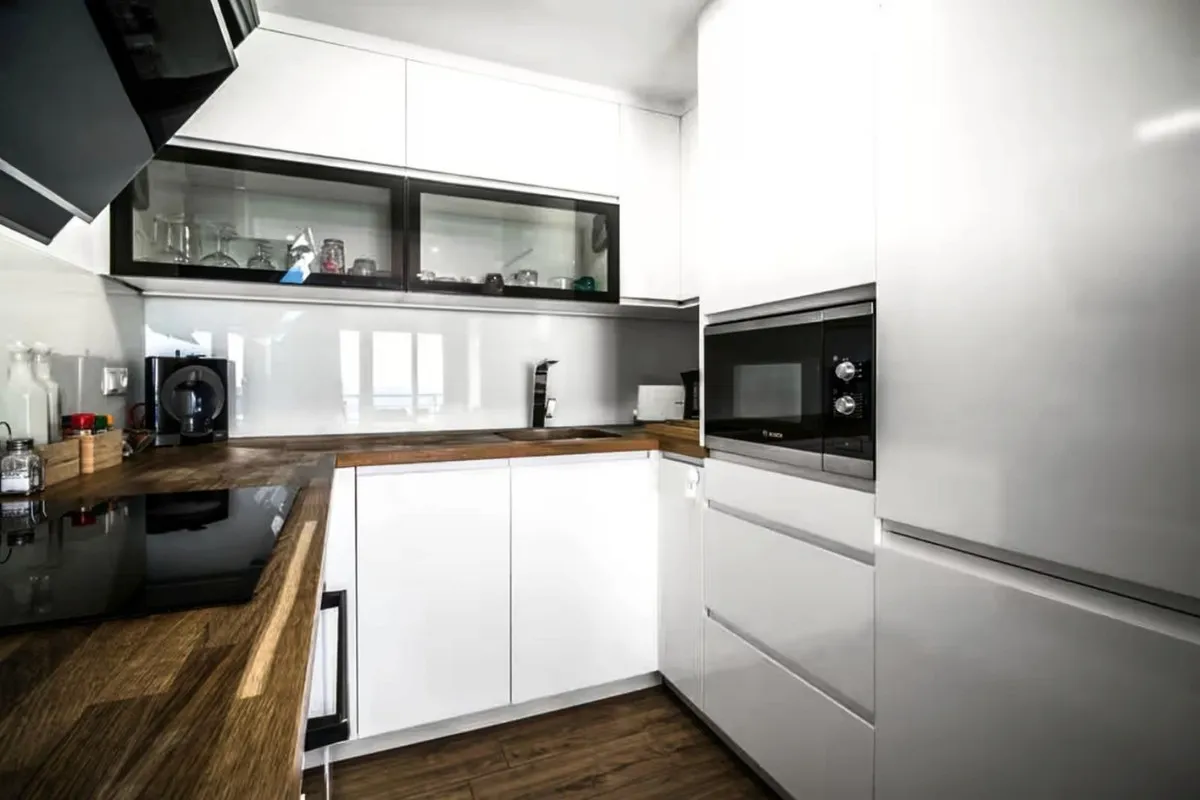 04f417fa-6dcd-43db-b536-ae170c9f8968