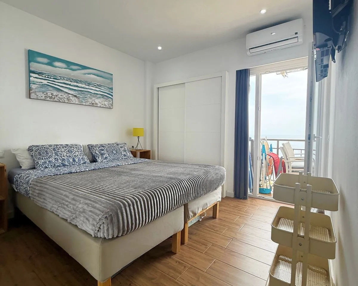 4f156dde-9a3d-4e49-9938-95f7b4425e20