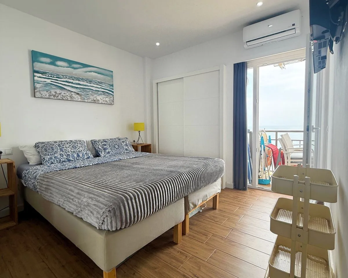 5daca6c9-f3a7-40a9-a726-b3381c25e666