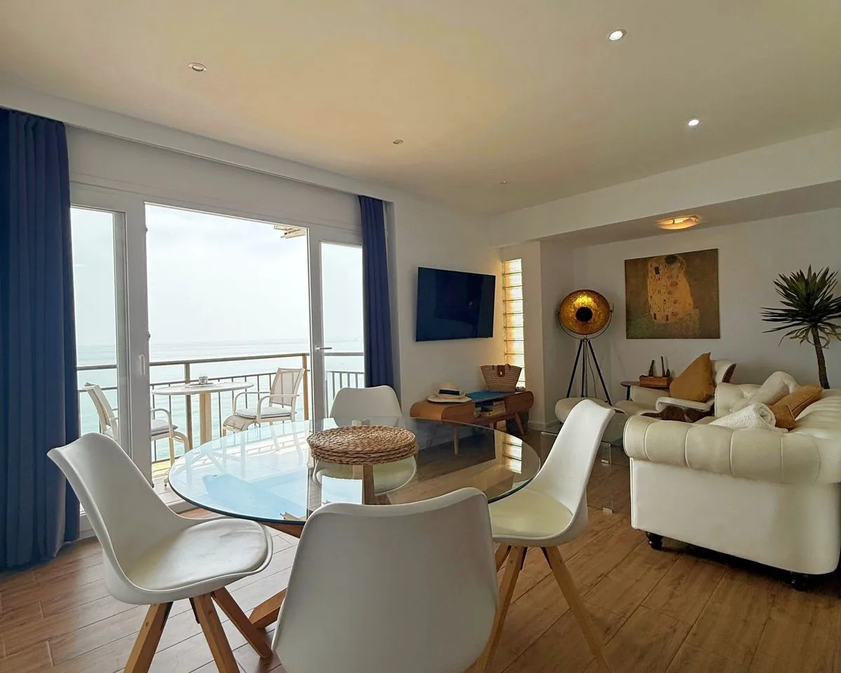 b4cf8972-8d38-456d-a2ec-26df9d6b9d0f