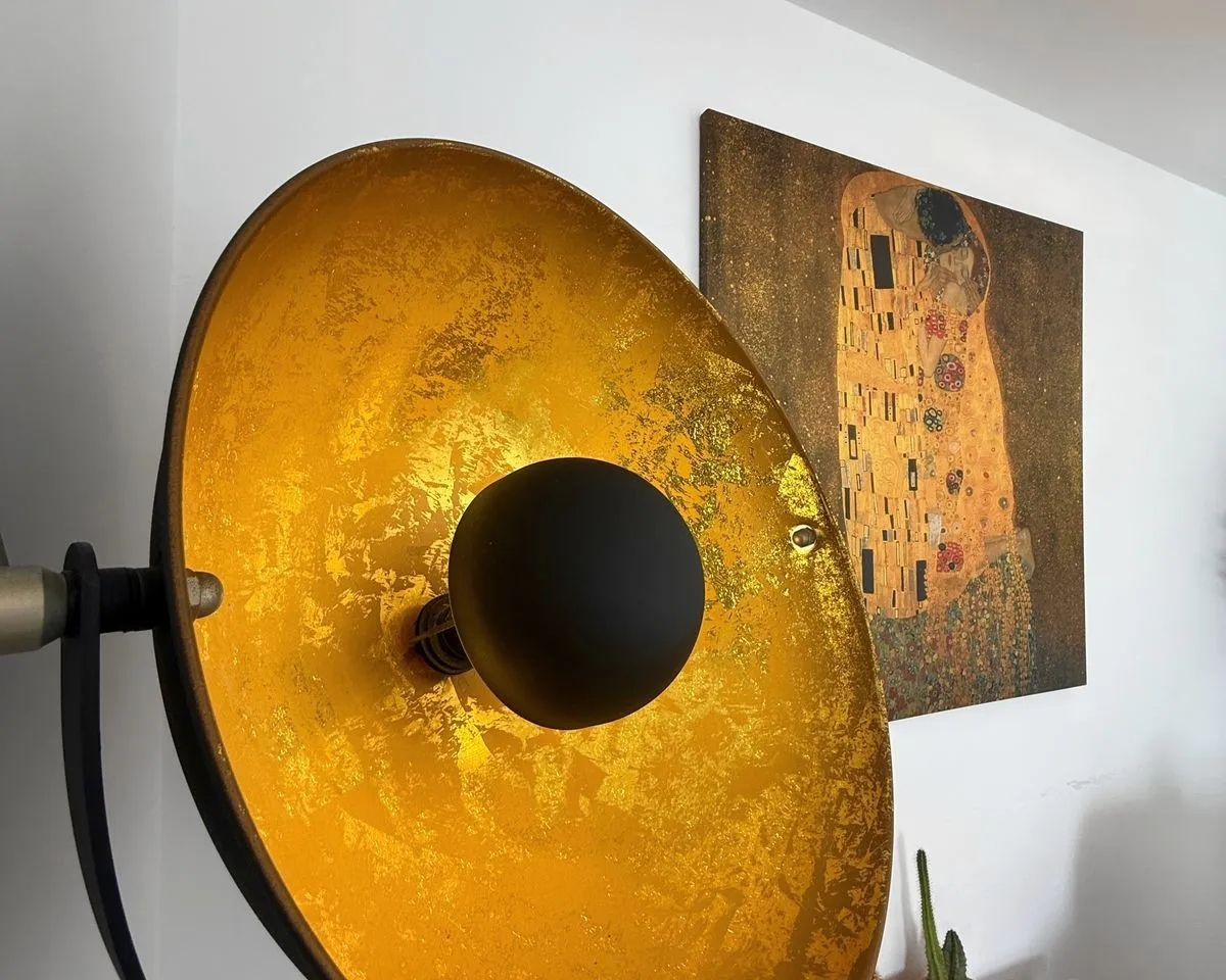 b7185733-a0f0-452c-b9d9-655d294d496b