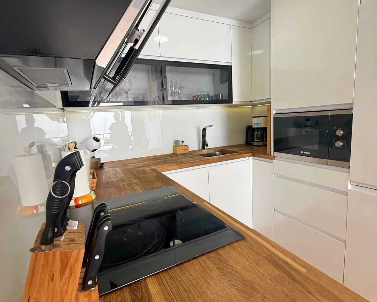 c7b6ca29-032b-4e1d-924b-b7d6a899fbbc