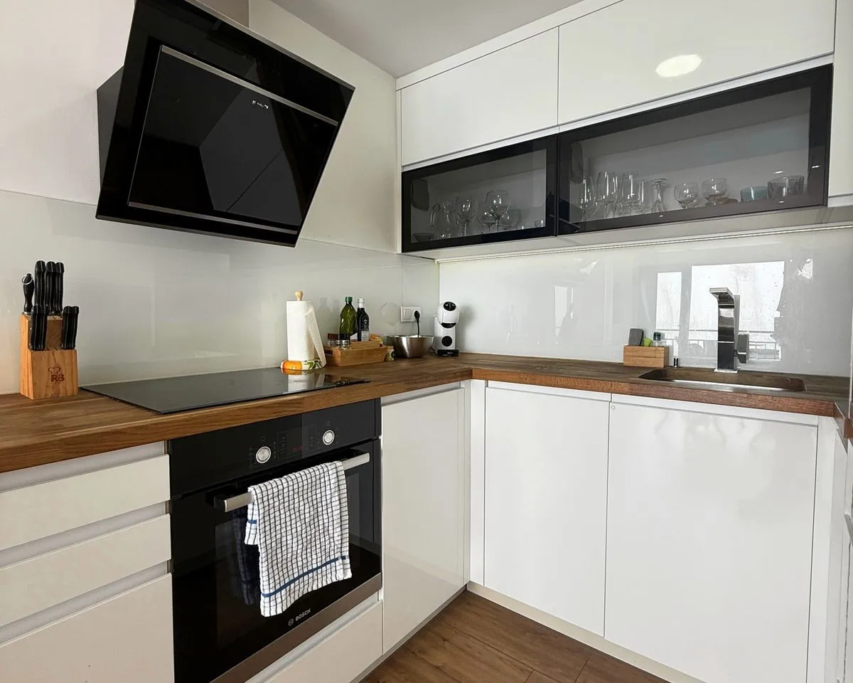 dc57fee4-f2bd-4b86-94b3-e2be9b2984f9